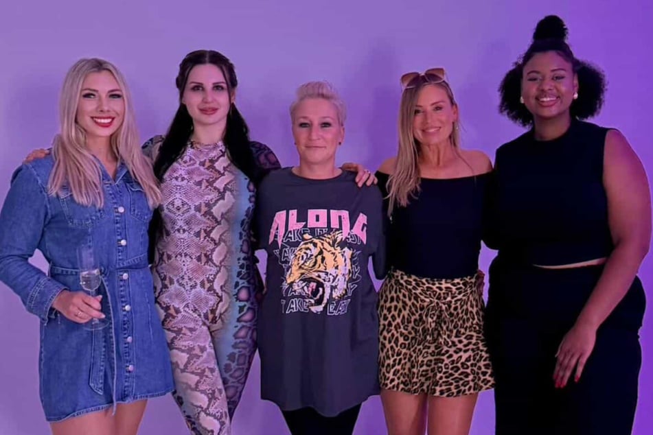 V.l.n.r: Janika Schwarz gemeinsam mit den anderen Kandidatinnen Melissa, Christine, Zoe und Aissatou.