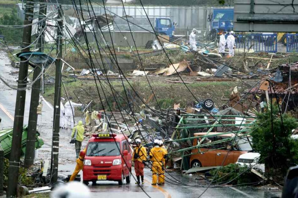 In Japan hat der heftige Taifun "Hagibis" erste Schäden angerichtet. In der Tokioter Nachbarprovinz Chiba wurden einzelne Häuser durch Sturmböen beschädigt.