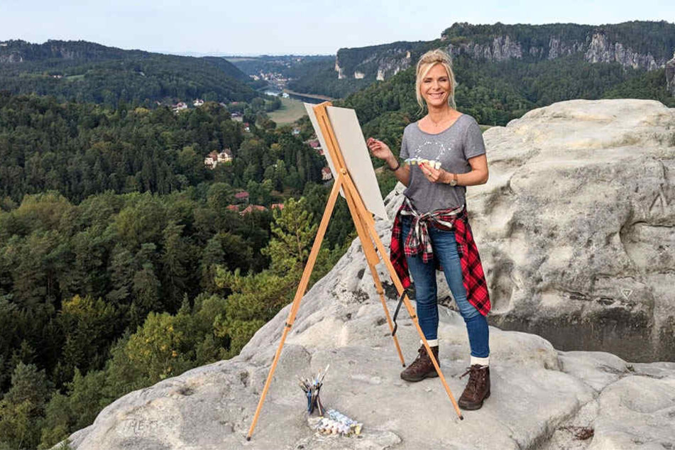 Schlagerstar Uta Bresan (53) versucht sich für ihre MDR-Sendung "Musik für Sie" in der Sächsischen Schweiz als Malerin.