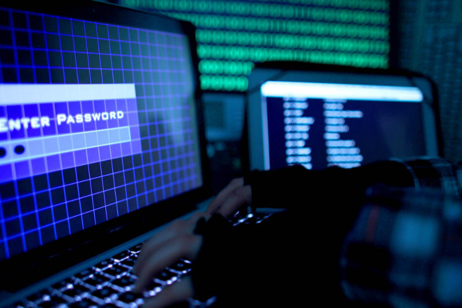Im Zusammenhang mit Cyber-Crime gab es ein großen Polizei-Einsatz. (Symbolbild)