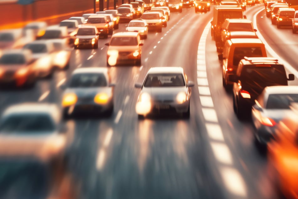 Die Autobahn wurde in südlicher Richtung vorübergehend voll gesperrt, es kam zu einem Stau auf der A7. (Symbolbild)