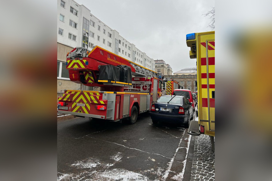 Aufgrund eines piependen Rauchmelders musste die Feuerwehr in die Neustadt ausrücken.