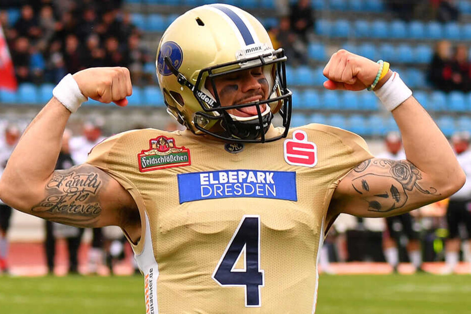 Quarterback Zack Greenlee nach einem seiner beiden Touchdowns in Jubelpose.
