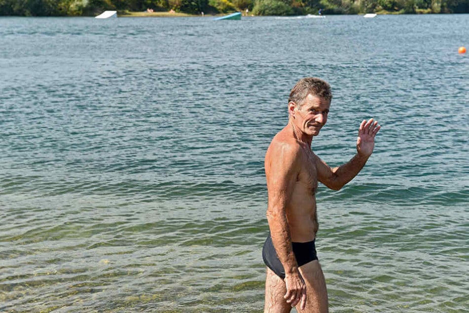 Antonio Mosczynski (50) hat keine Angst, in der Kiesgrube Leuben zu
schwimmen.
