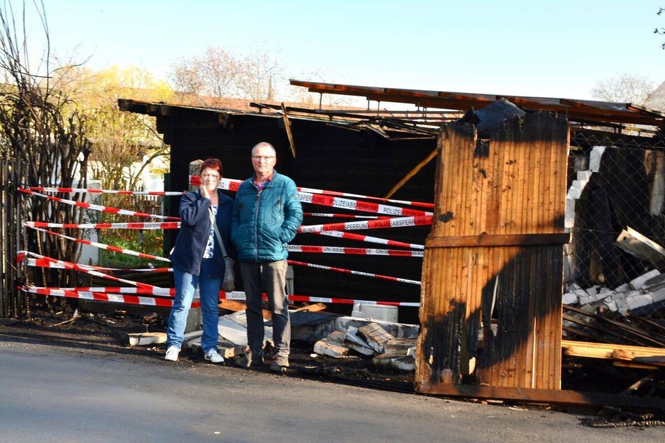 Ein gemütliches Verweilen in der Laube ist nun erstmal nicht möglich für das Paar.
