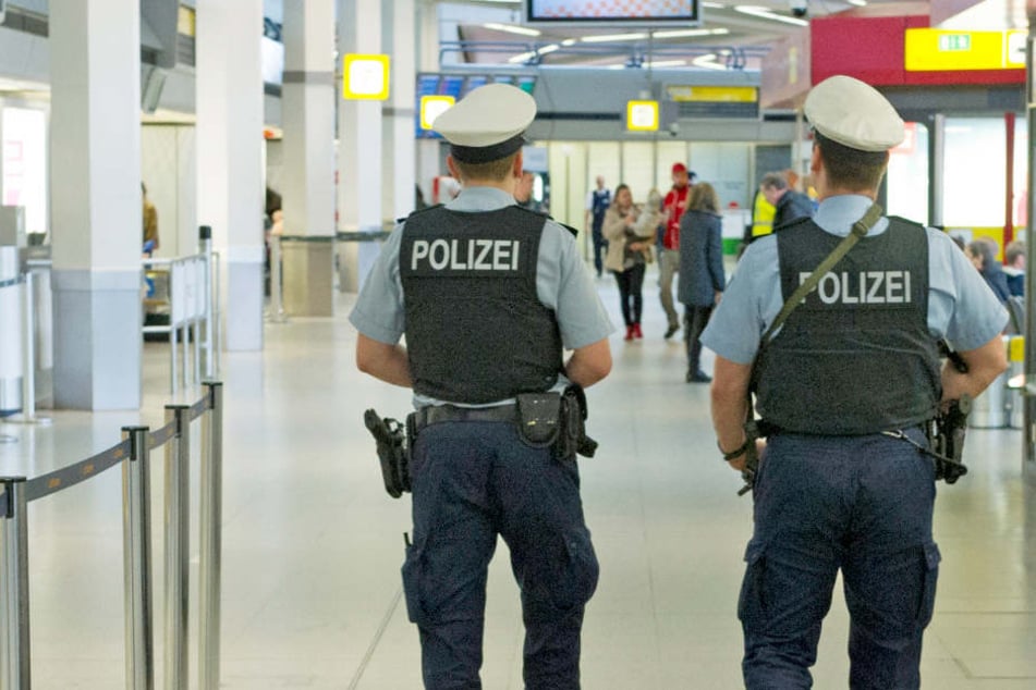 Wollte der 17-jährige Tatverdächtiger bewusst Berlin schnell verlassen? (Symbolbild)