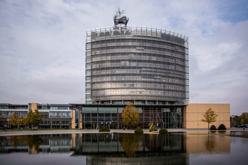 Auch am Dienstag wurde die MDR-Zentrale in Leipzig bestreikt - diesmal mit doppelt so vielen Mitarbeitern wie Montag.