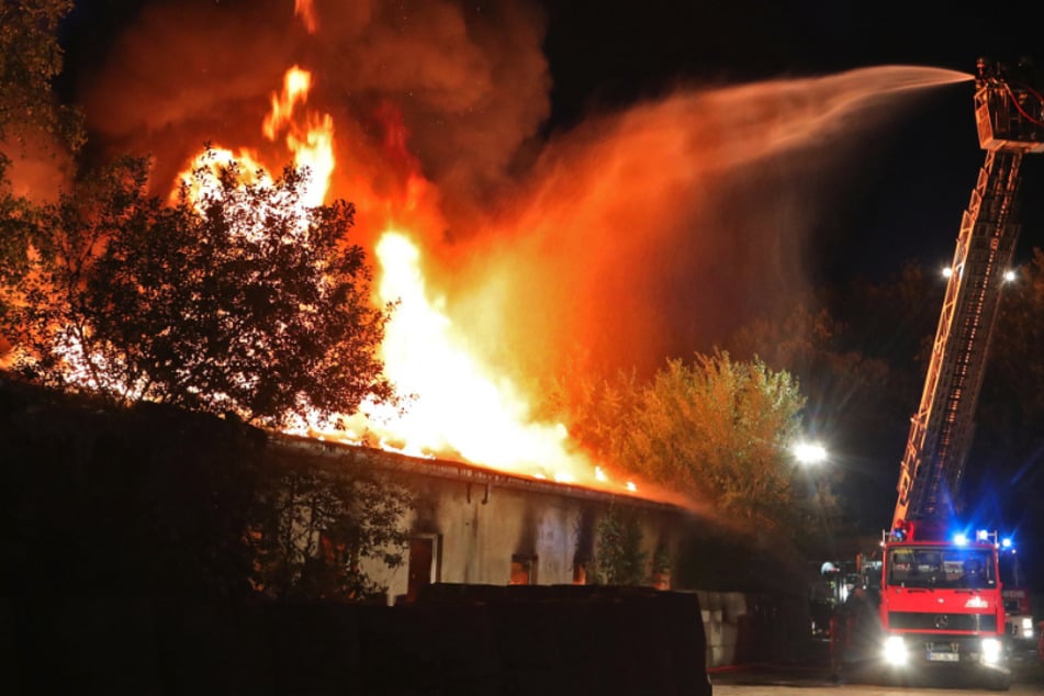 Verheerender Brand in Gersdorf: Werkstatt brennt völlig nieder