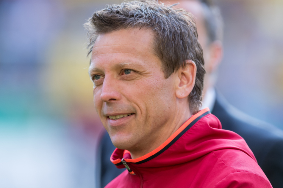 Trainer Holger Seitz (46) und seine Spieler vom FC Bayern München werden am 15. November nicht gegen den SV Meppen antreten.