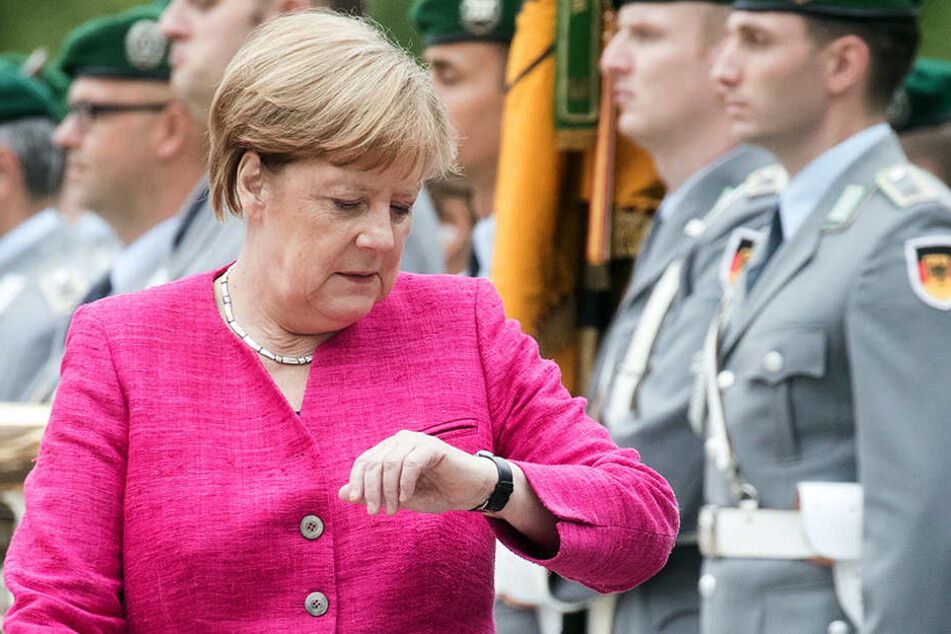 Bundeskanzlerin Angela Merkel (64, CDU) befürwortet eine Abschaffung der halbjährlichen Zeitumstellung in der Europäischen Union.