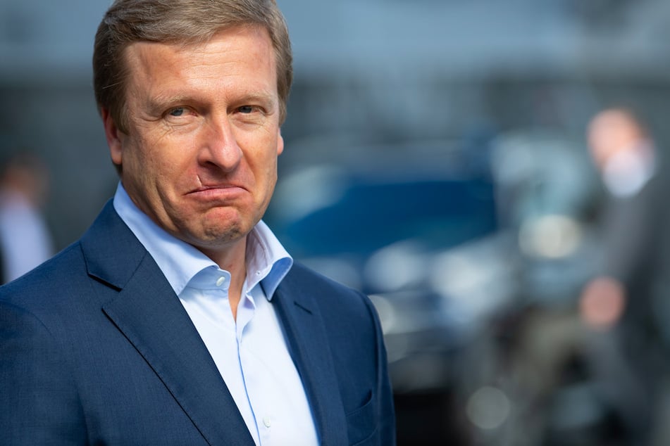 BMW-Vorstandschef Oliver Zipse (58) hält den Verbrennerausstieg für einen "industriepolitischen Fehler".