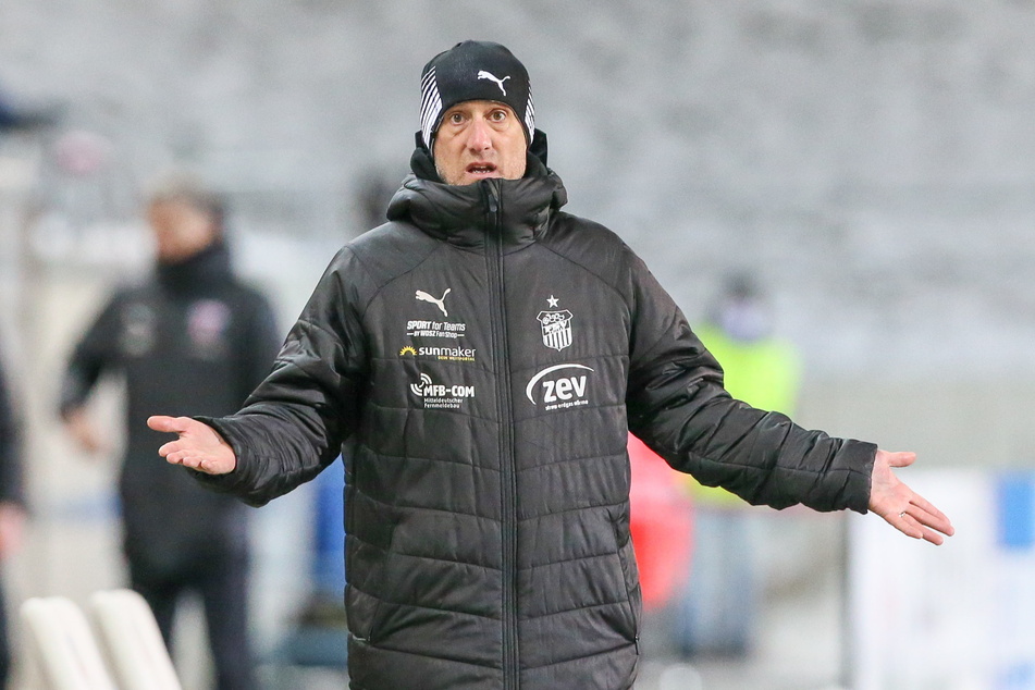 Muss am Dienstag mit seiner Elf gegen den SC Verl ran: FSV-Coach Joe Enochs.