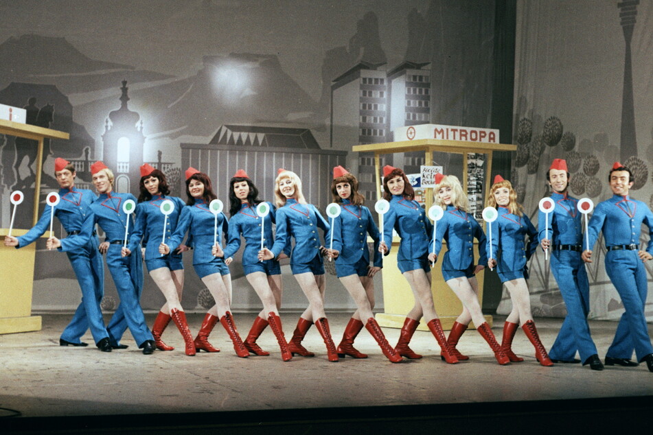 Staatsoperette in Bildern: das Musical "Liebe macht nicht schwindelfrei" von Volkmar Leimert und Willi Urbanek in einer Inszenierung aus dem Jahr 1971.