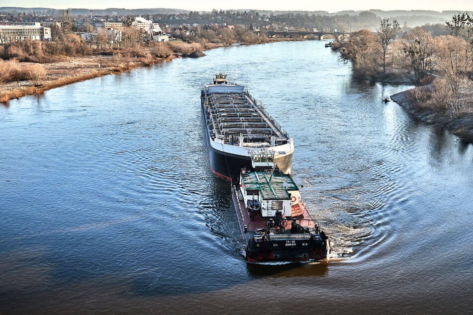 Laut BUND hat die Güterschifffahrt auf der Elbe wegen des chronischen Wassermangels ausgedient.
