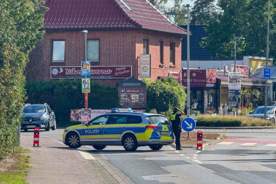 Polizisten und Spürhunde waren in Seevetal im Einsatz.