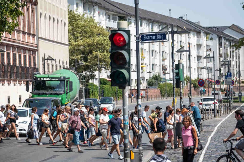 Testweise dürfen dort von Dienstag an nur noch Fußgänger ihr "Unwesen" treiben.
