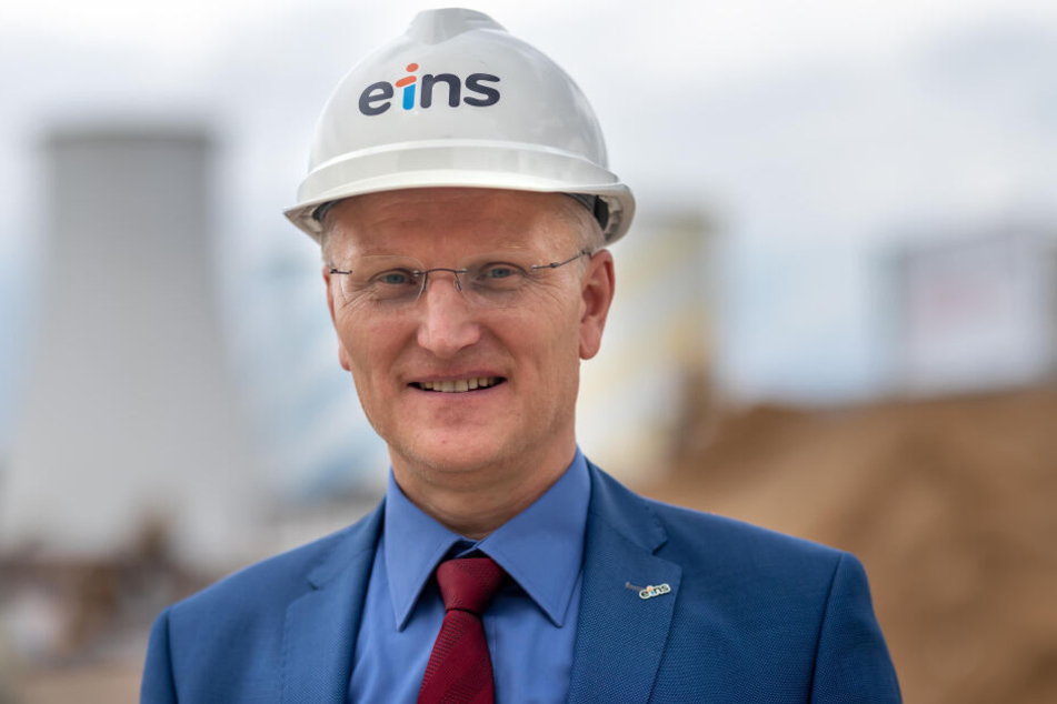 Eins-Energie-Chef Roland Warner (55) stellte die Pläne vor. Etwa 300.000 Bäume sollen künftig in Chemnitz verbannt werden.