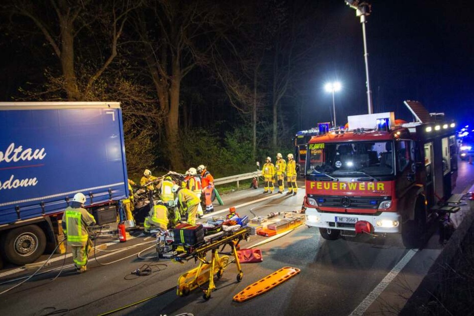 Die Feuerwehr war mit 30 Einsatzkräften an der Unfallstelle.