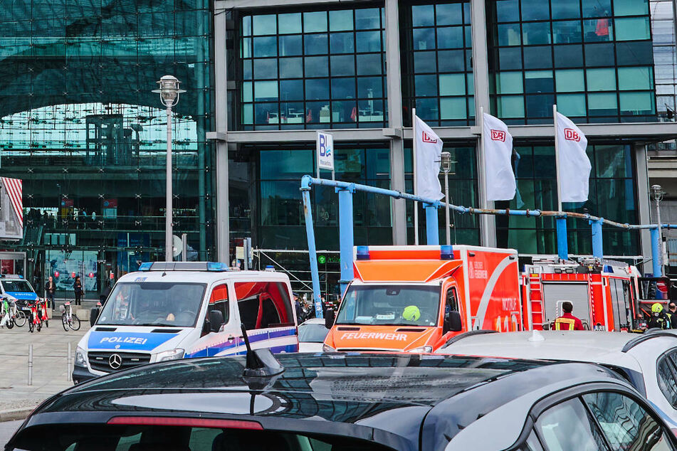 Am Mittwochabend sind Feuerwehr und Polizei zu einem Gasalarm im Berliner Hauptbahnhof ausgerückt (Archivfoto)