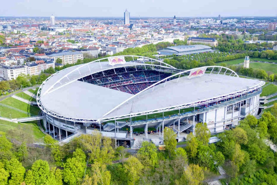 Vor allem während Fußballspielen und Großveranstaltungen in der Arena gibt es ein großes Getümmel um das Stadion.