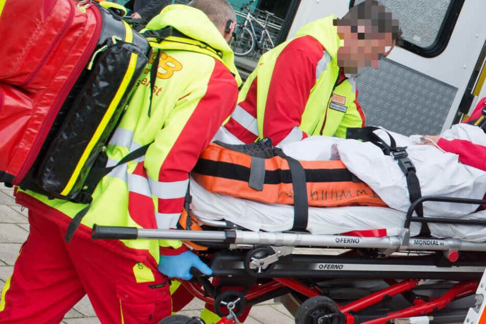 Zwei junge Männer wurden bei der Schlägerei in Frankfurt schwer verletzt (Symbolbild).