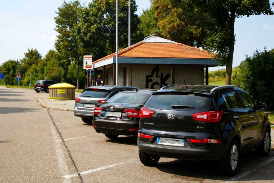 Der Mann aus Bayern setzte die Fahrt ohne seine Frau fort. Die versuchte dann vergeblich, ihren Gatten zu erreichen.
