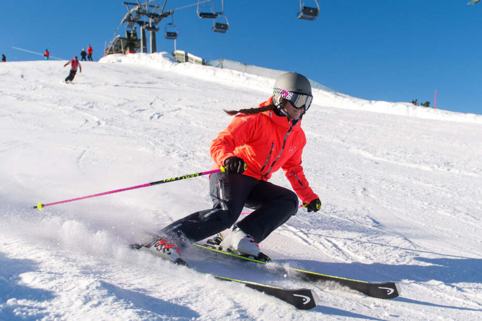 Aufgrund des Wintereinbruchs öffnen zahlreiche Skigebiete in diesem Jahr schon früher ihre Pforten. (Symbolbild)