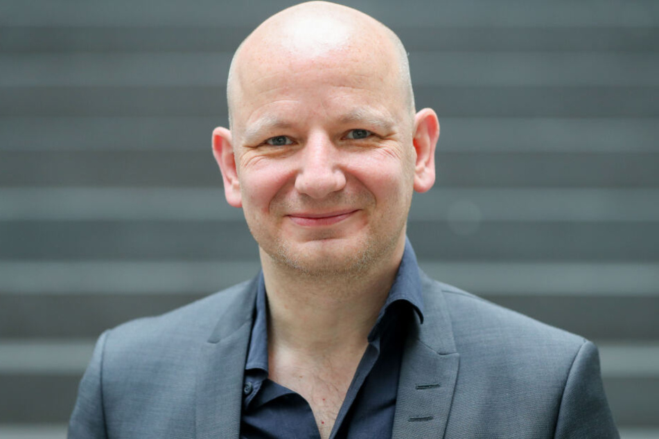 Oliver Decker, Rechtsextremismusforscher von der Uni Leipzig, sieht die Gesellschaft in der Verantwortung.