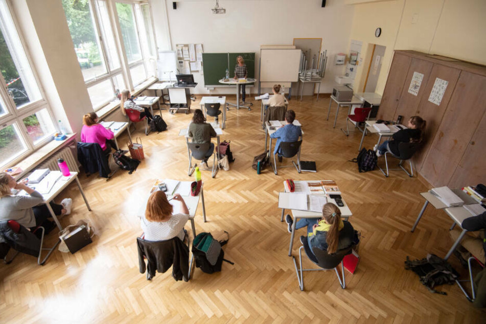 Der 62-Jährige argumentierte, er sei bei Präsenz-Unterricht "unzumutbarerweise gesundheitlichen Risiken ausgesetzt" (SymbolbildI).