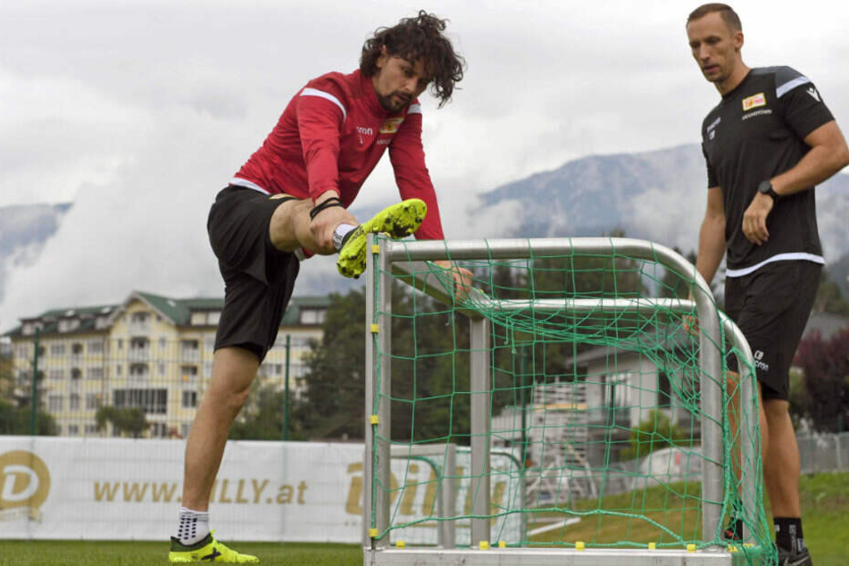 Subotic und Reha-Trainer Christopher Busse.