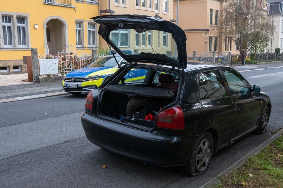 Der an der Verfolgungsjagd beteiligte Audi A3 schaffte es nicht allzu weit.