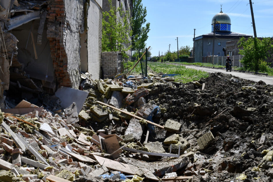 Die Trümmer eines Wohnhauses im ukrainischen Bachmut. Im Osten des Landes wird weiter gekämpft.