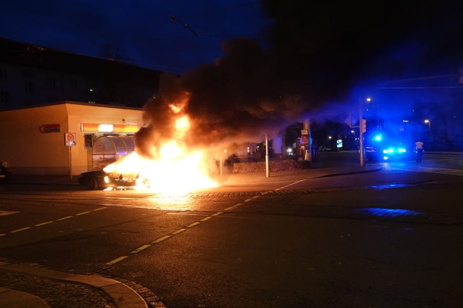 Der Audi parkte vor einem Konsum-Markt.