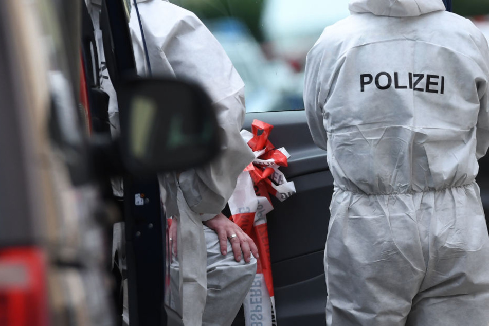 Die Ermittlungen führt die Polizei zur 18-jährigen Mutter. (Symbolbild)