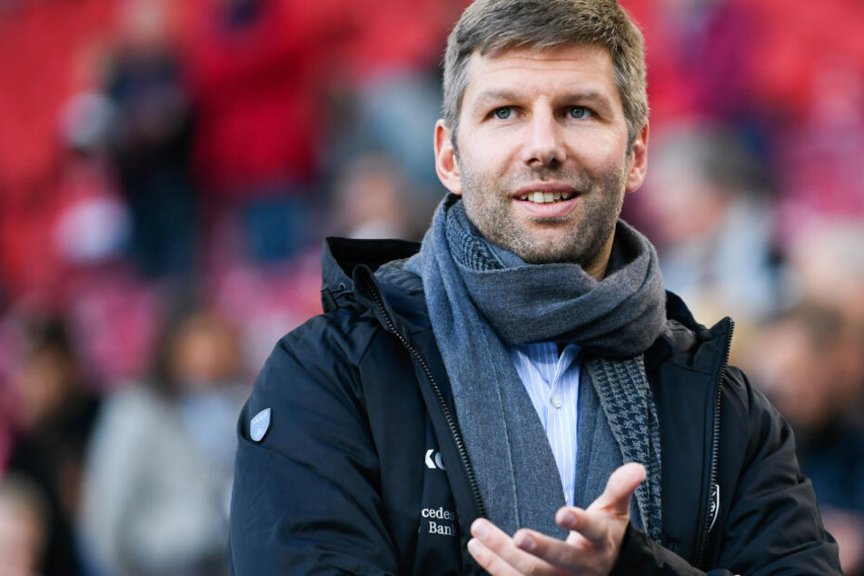 Neuer Vorstandsvorsitzender beim VfB Stuttgart, Thomas Hitzlsperger, steht vor dem Spiel gegen Wehen Wiesbaden im Stadion.