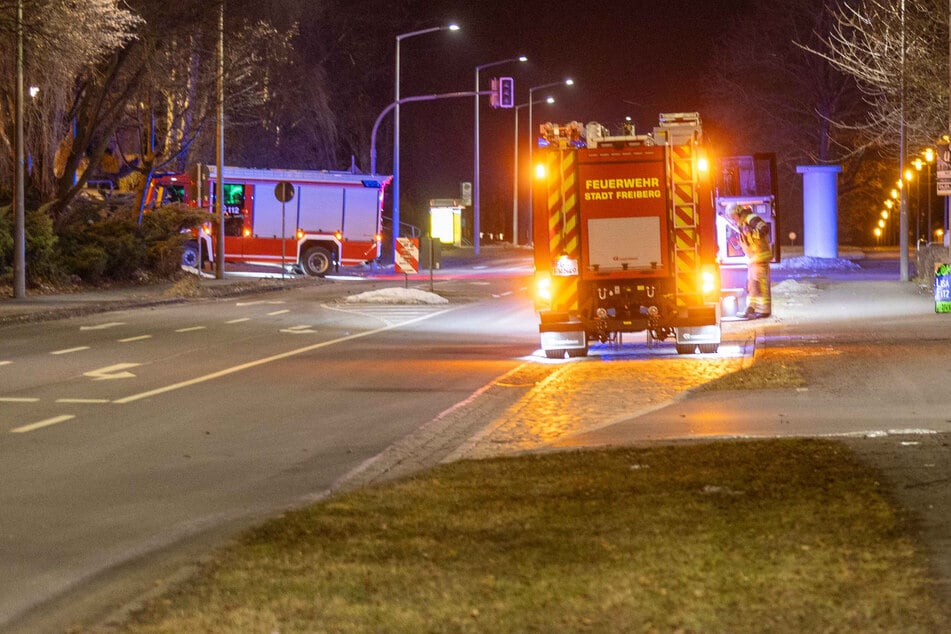 In Freiberg rückten am Sonntagabend die Rettungskräfte zu einem Supermarkt in der Karl-Kegel-Straße aus, ein angeblicher Großbrand entpuppte sich als Fehlalarm.
