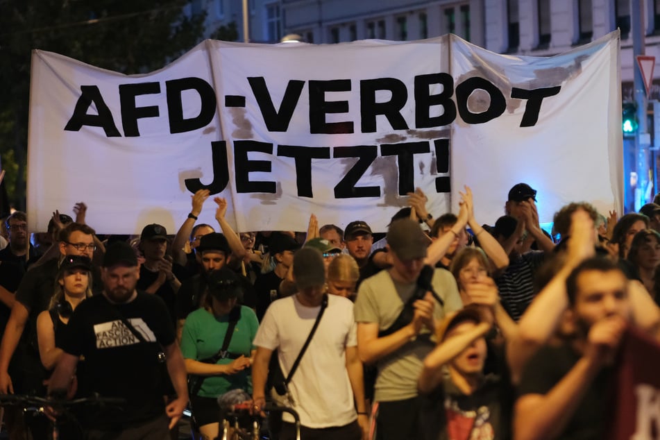 Demo-Freitag: Leipziger gehen gegen AfD und CDU auf die Straße: "Nie wieder Faschismus!"