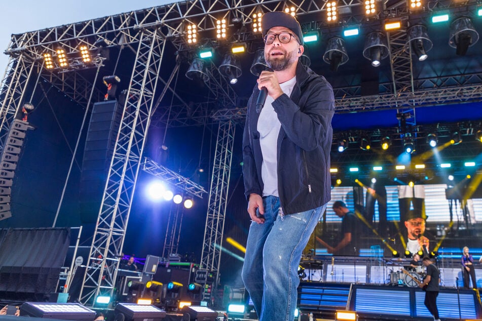 Sänger Mark Forster (42) trat bereits im Juli 2022 im Rahmen der Filmnächte in Dresden auf. (Archivfoto)