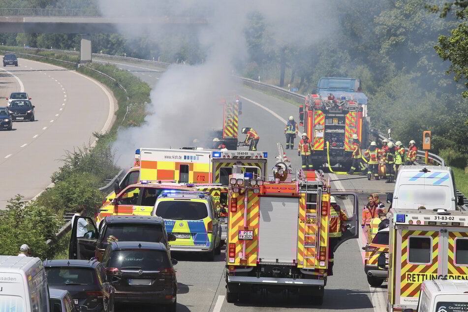 Rauch sorgte kurzzeitig dafür, dass die A23 in beide Richtungen gesperrt werden musste.