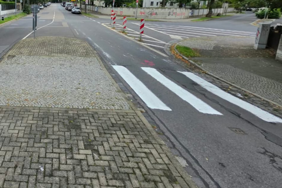 Dresden: Fake-Zebrastreifen in der Neustadt: Aktivisten legen erneut Hand an