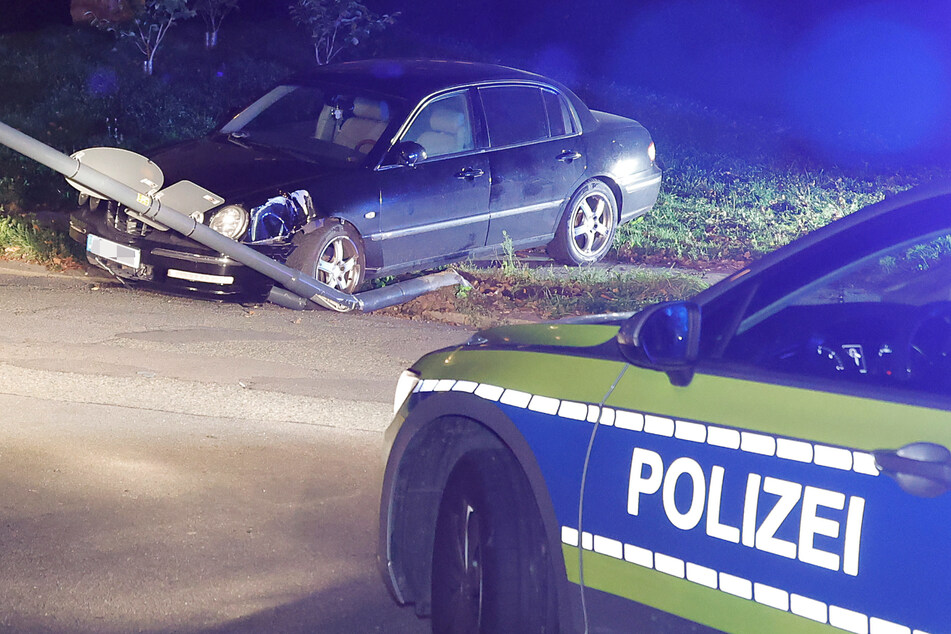 Am Ende der Verfolgungsjagd mit der Polizei krachte der Kia-Fahrer gegen eine Laterne und versuchte zu Fuß zu flüchten.