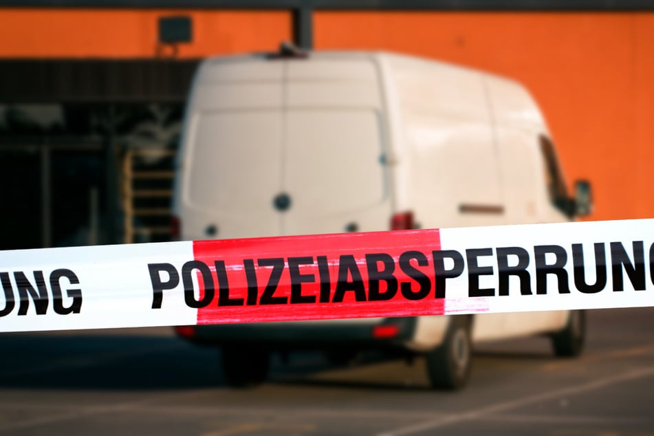 Der Sprinter, abgemeldet seit einem Jahr, hatte auf dem Gelände der Werkstatt gestanden und war zuletzt vor etwa einem Jahr kontrolliert worden. (Symbolbild)