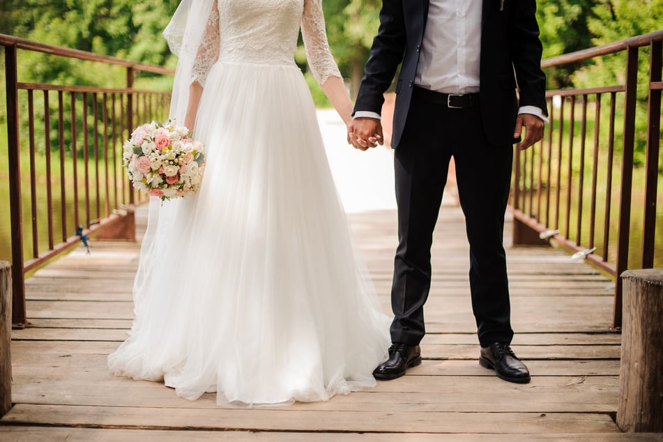 Nur wenige Stunden vor der Hochzeit betrog die Britin ihren Mann. (Symbolbild)