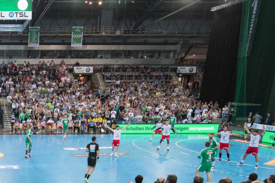 Dem SH DHfK Leipzig droht aufgrund eines undichten Daches eine Hallensperre.