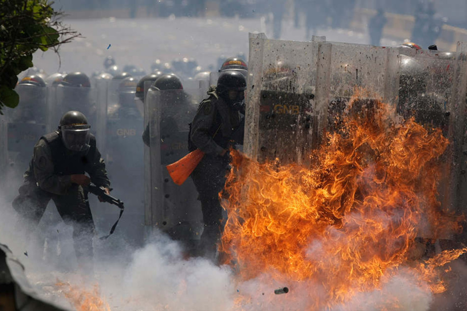 Ausschreitungen in Venezuela: Wegen der desolaten Lage verlassen viele ihr Land. Einige hundert baten in Sachsen um Asyl.