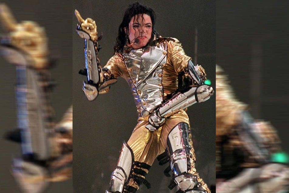 15.06.1997, Gelsenkirchen: US-Popstar Michael Jackson bei seinem Auftritt im Parkstadion.