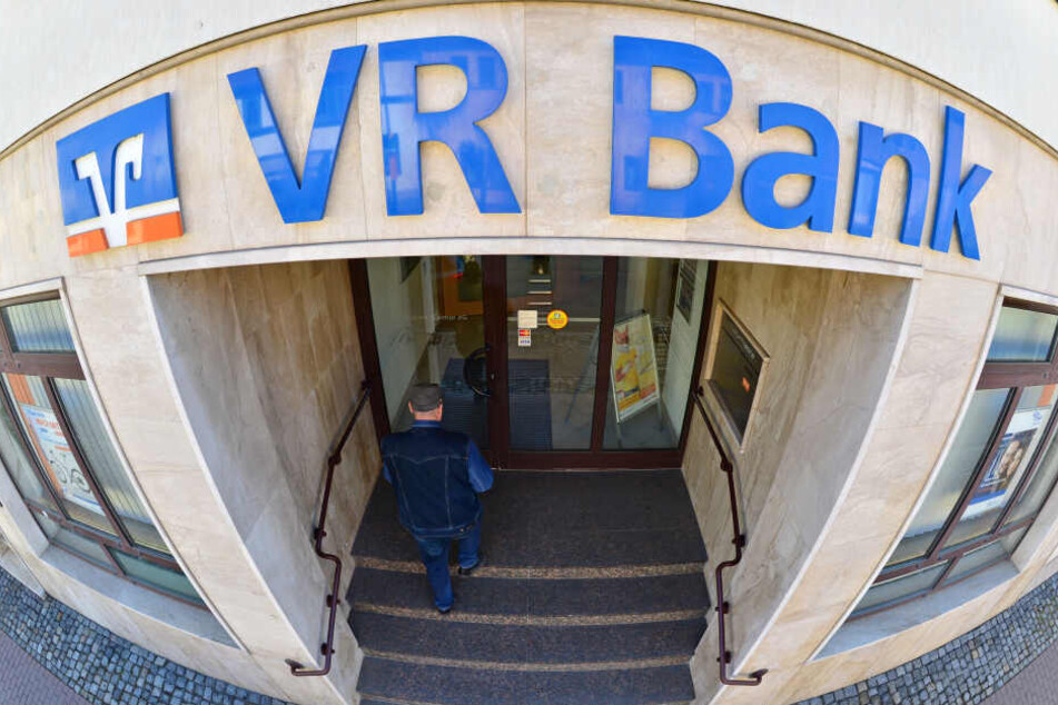 Betroffen war die Volksbank am Eilenburger Markt. (Symbolbild)