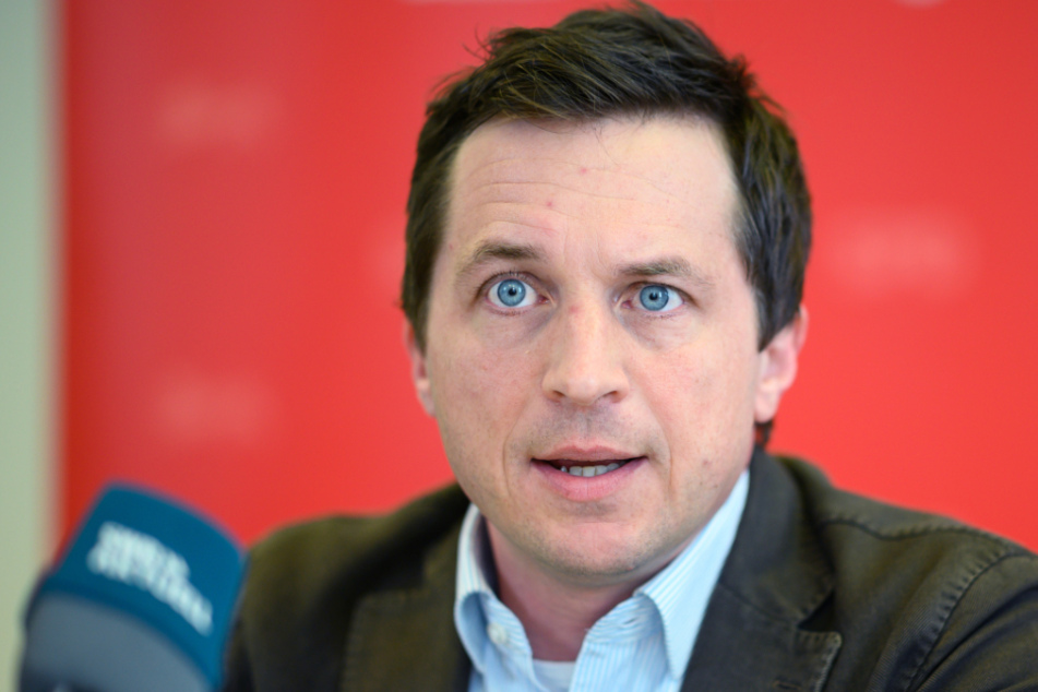 Sascha Binder, Generalsekretär der SPD Baden-Württemberg, spricht während eines Pressegesprächs.