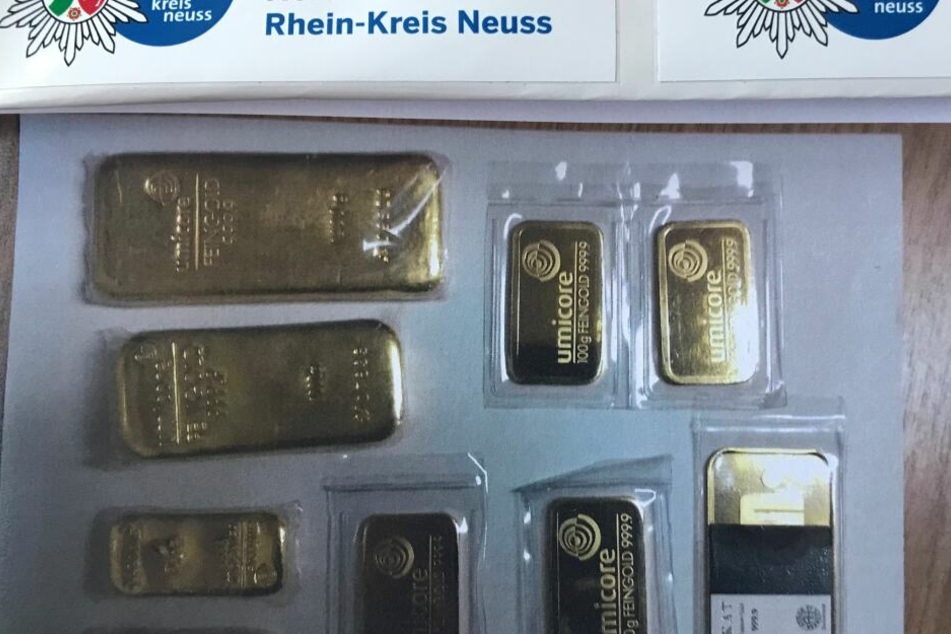 Einige der gefundenen Goldbarren.