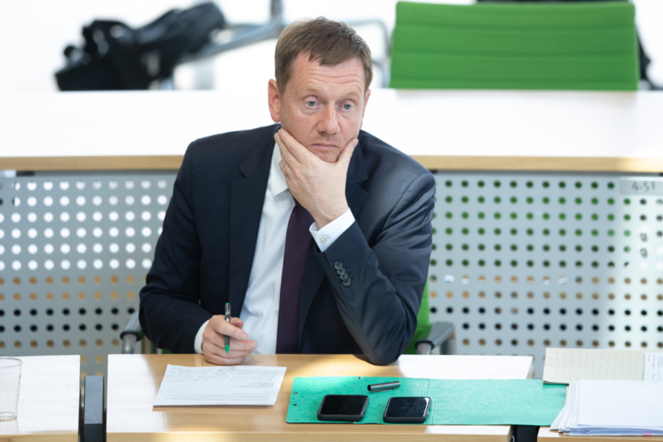 Sachsens Ministerpräsident Michael Kretschmer spricht den Chaoten aus Connewitz politische Ziele ab. (Archivbild)